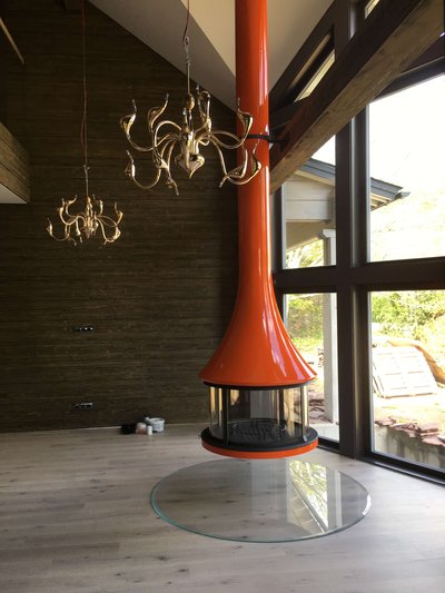 Disainkamin-Bordelet-908-C-ZELIA-centrale-orange-2019-1.jpg